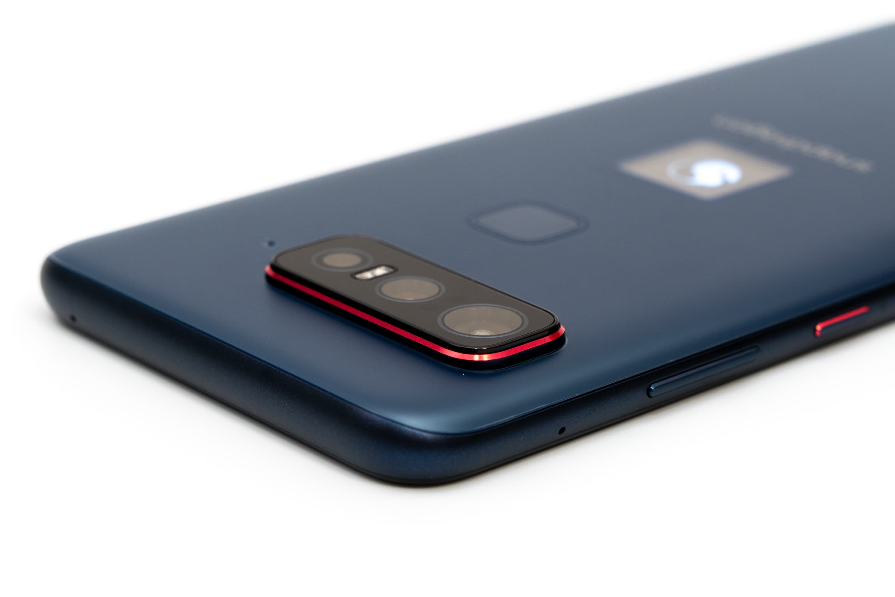 Smartphone for Snapdragon Insiders ZS675KW レビュー 正真正銘 Smartphone for Snapdragon Insiders ZS675KW レビュー 正真正銘