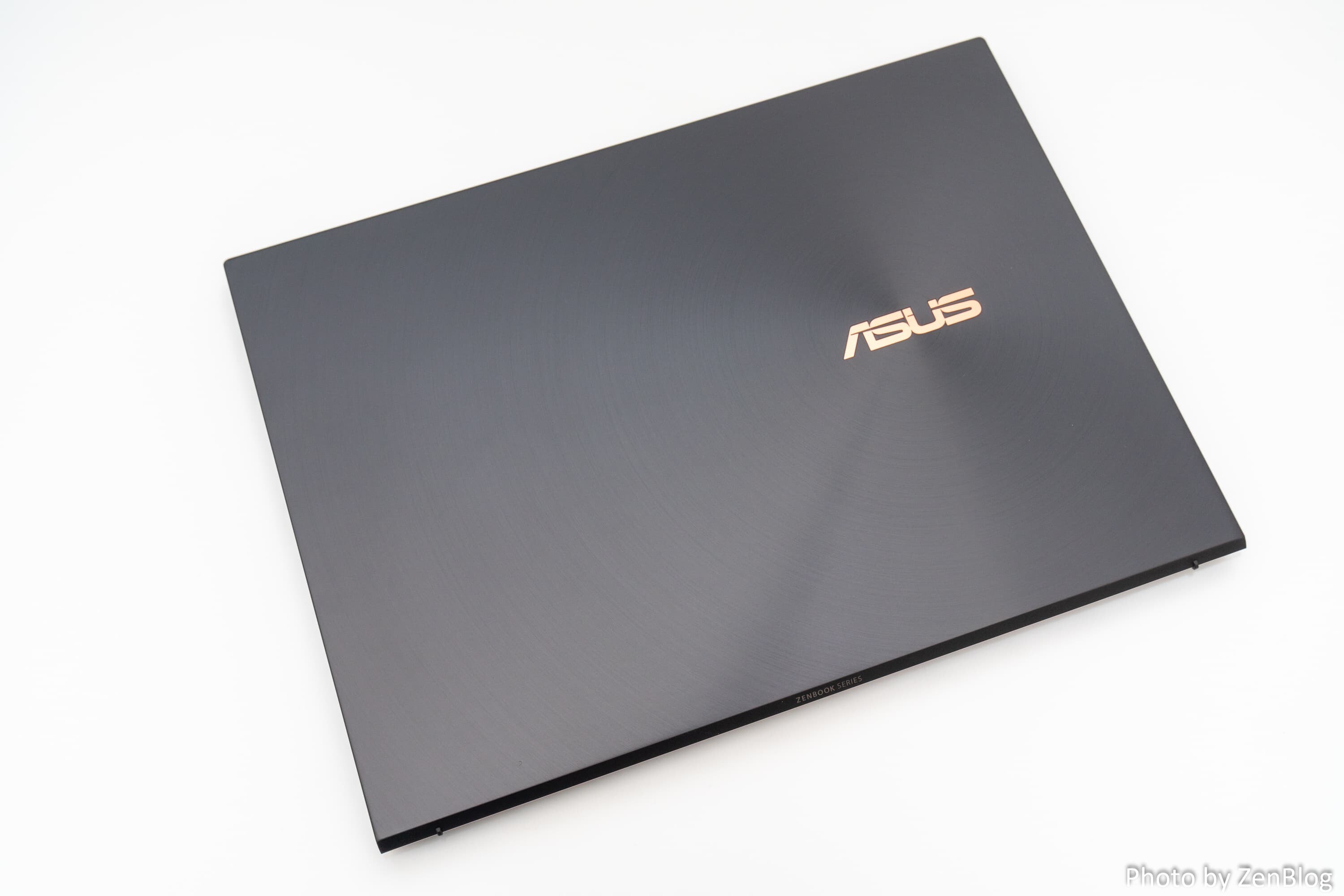 ZenBook S UX393EA レビュー アスペクト比3:2の広い画面で作業が捗る 