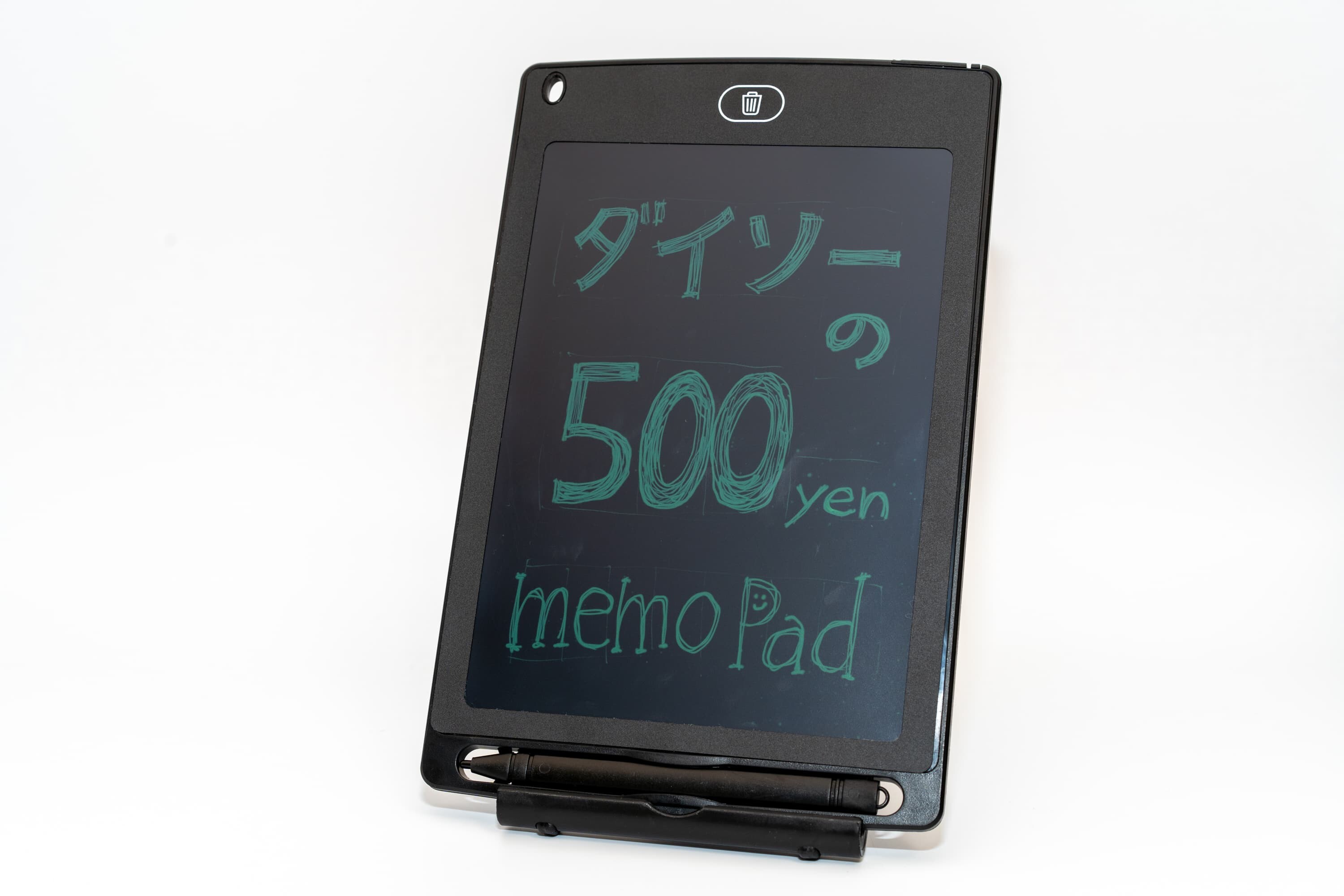 ダイソーの500円で買えるブギーボードモドキ 電子メモパッド 8 5インチ は安かろう悪かろうだけど1 6の価格 ゼンブログのasus以外