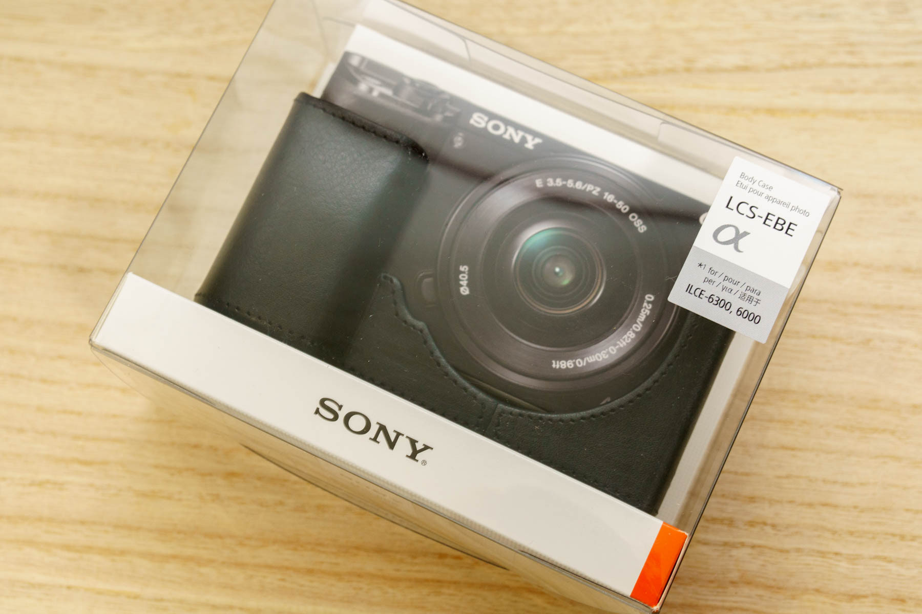 α6000用の純正ケース「LCS-EBE」でグリップ性向上、小指余り解消を