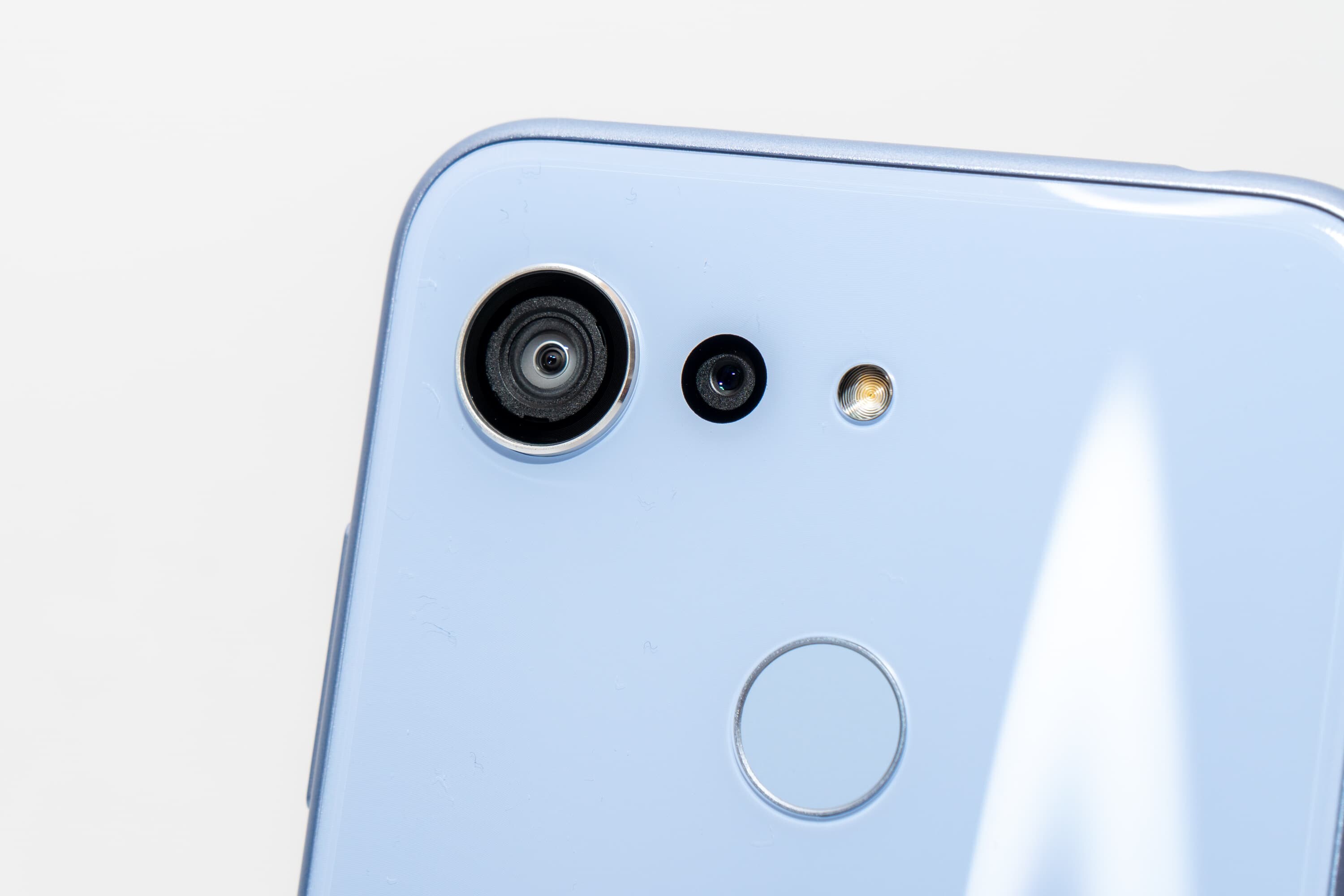 頑張れニッポンのスマホメーカー「京セラ Android One S6」レビュー