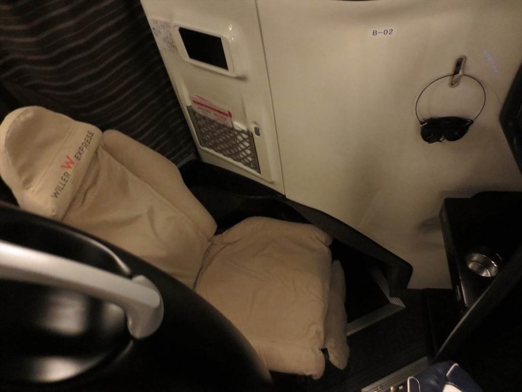 ツアーバス ウィラーエクスプレス コクーン搭乗記 アニメ宿泊記