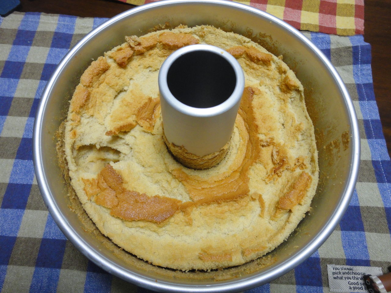 シフォンケーキ 焼いたあとしぼむ シフォンケーキが焼いている最中にしぼみ始めるのは