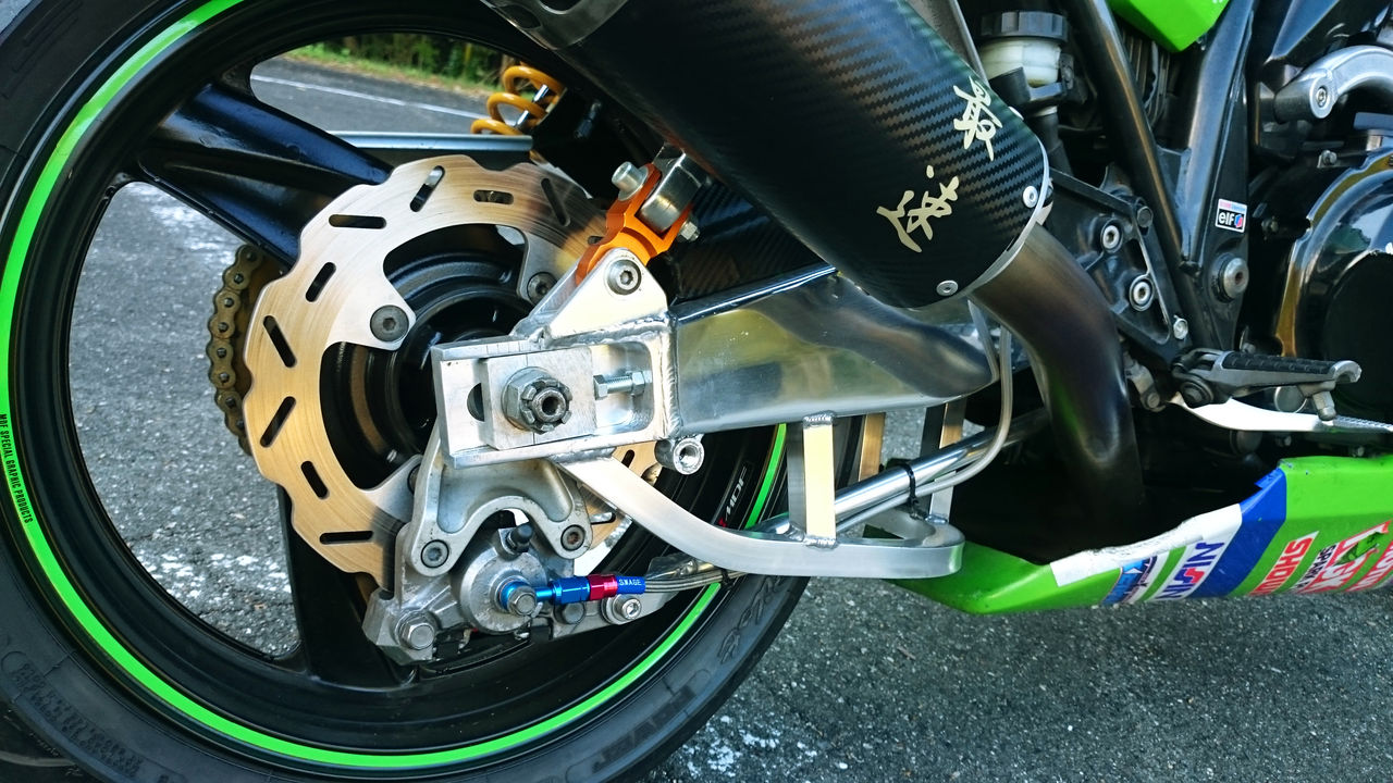 ZRX400実働から取り外し180太足 スイングアーム、前後ホイールその他