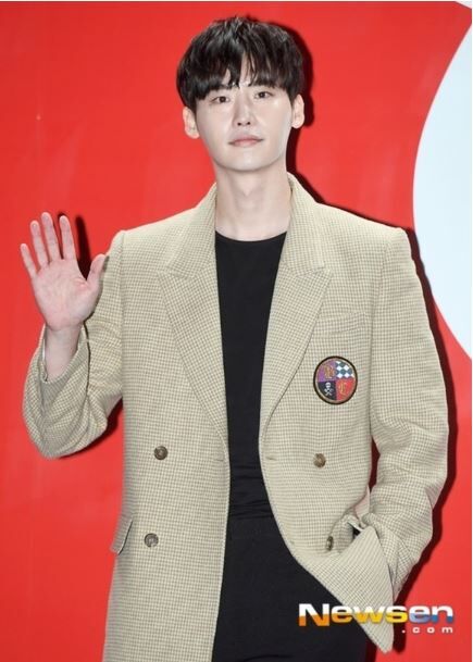 韓国 俳優イ ジョンソクもうすぐ帰還 モッチン アンキョンウル コロ 韓国 俳優イ ジョンソクもうすぐ帰還 モッチン アンキョンウル コロ