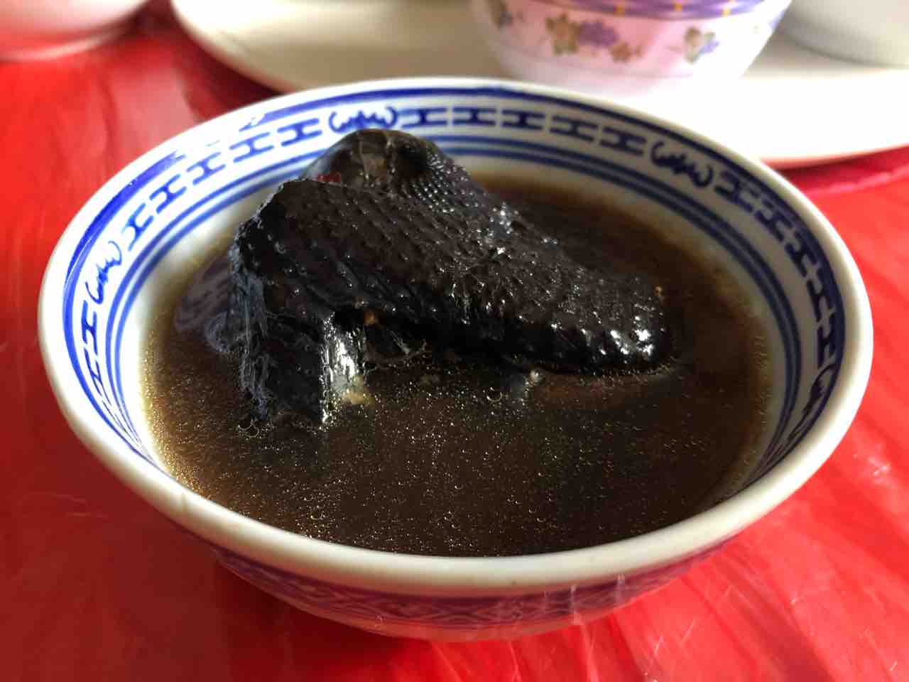 シンガポールろーかるらいふ 黒い鶏は卵や皮膚も黒い