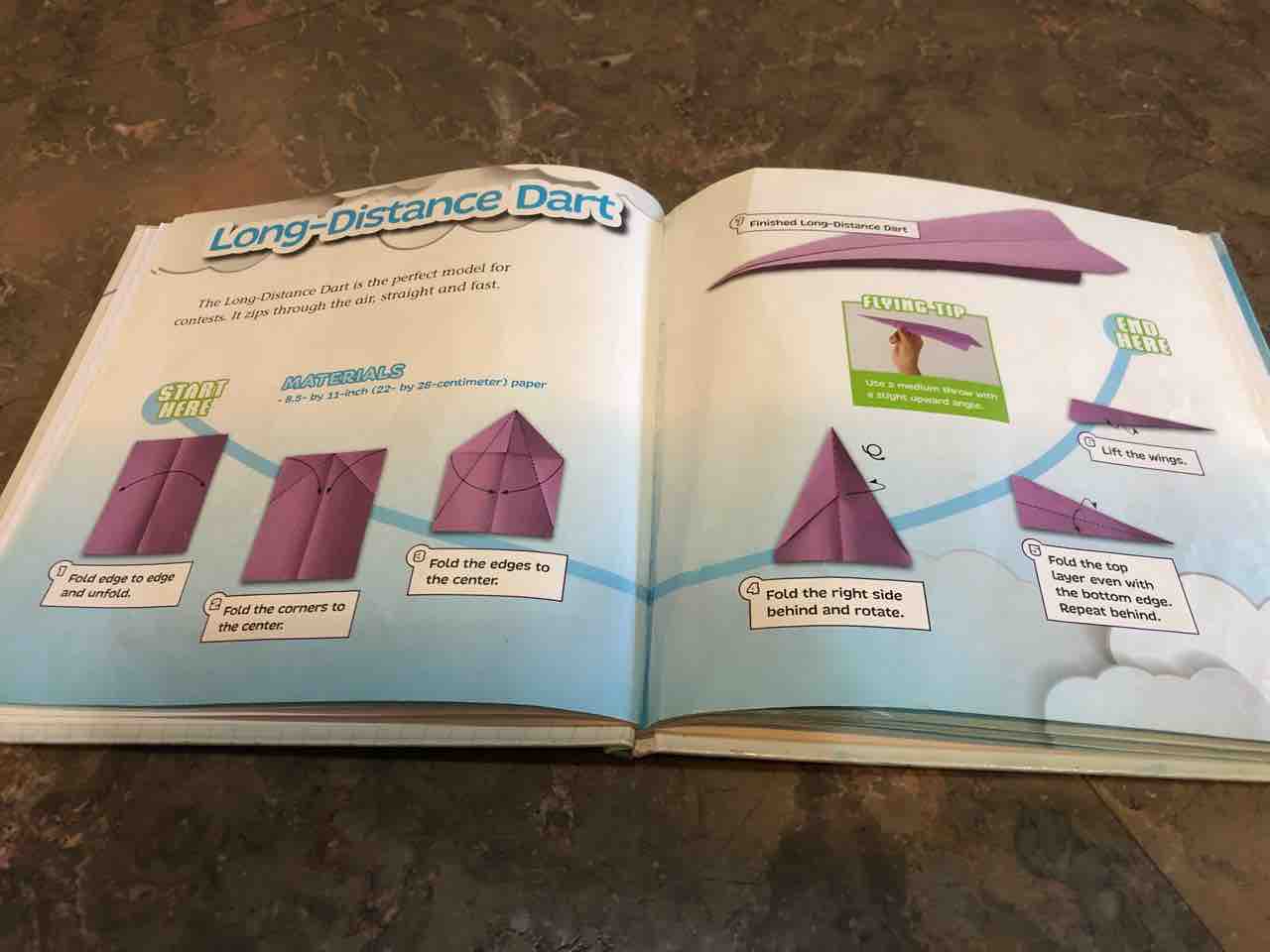 シンガポールろーかるらいふ 基本から変わり種まで紙飛行機の作り方の本