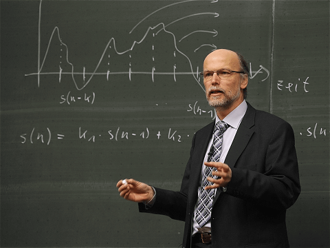 30年にわたる大学教員の月給推移をグラフ化してみる 最新 ガベージニュース