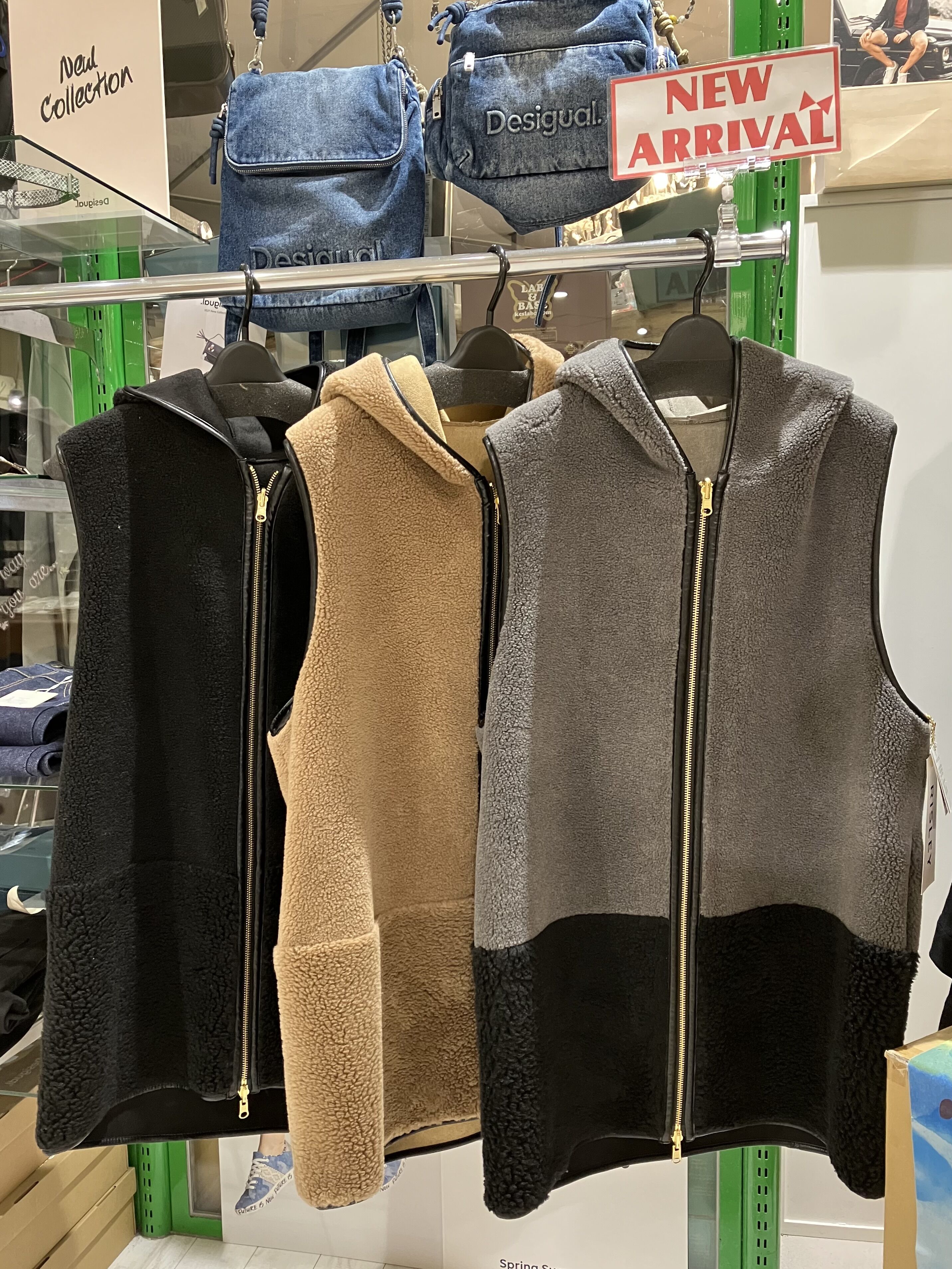 RISLEY リバーシブル ボアベスト フーディーベスト キャメル リバーシブルボアベスト | 住友不動産ショッピングシティ