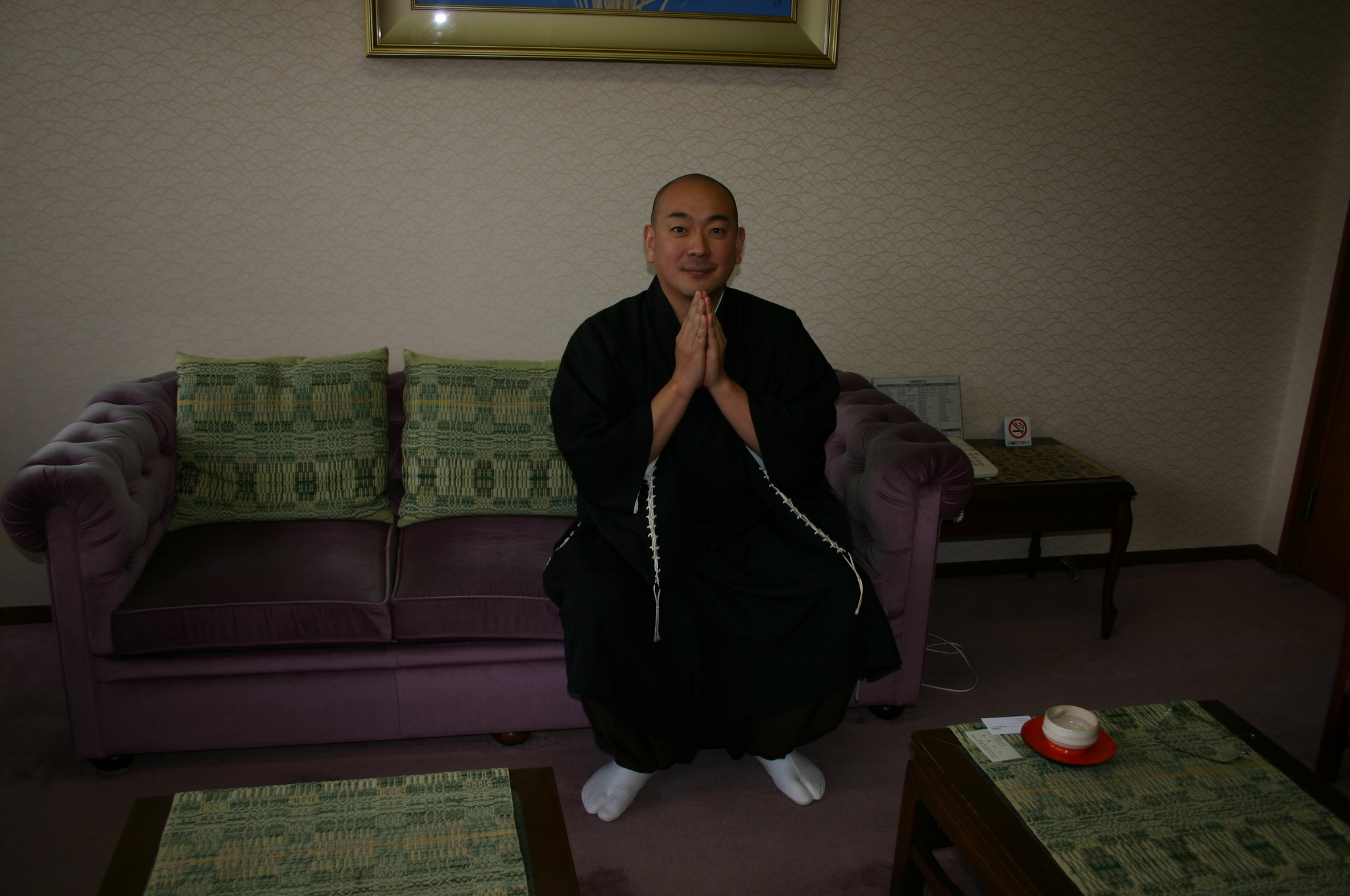 薬師寺のお坊さんに会ってきました 奈良の観光スポットとコース 薬師寺のお坊さんに会ってきました 奈良の観光スポットとコース