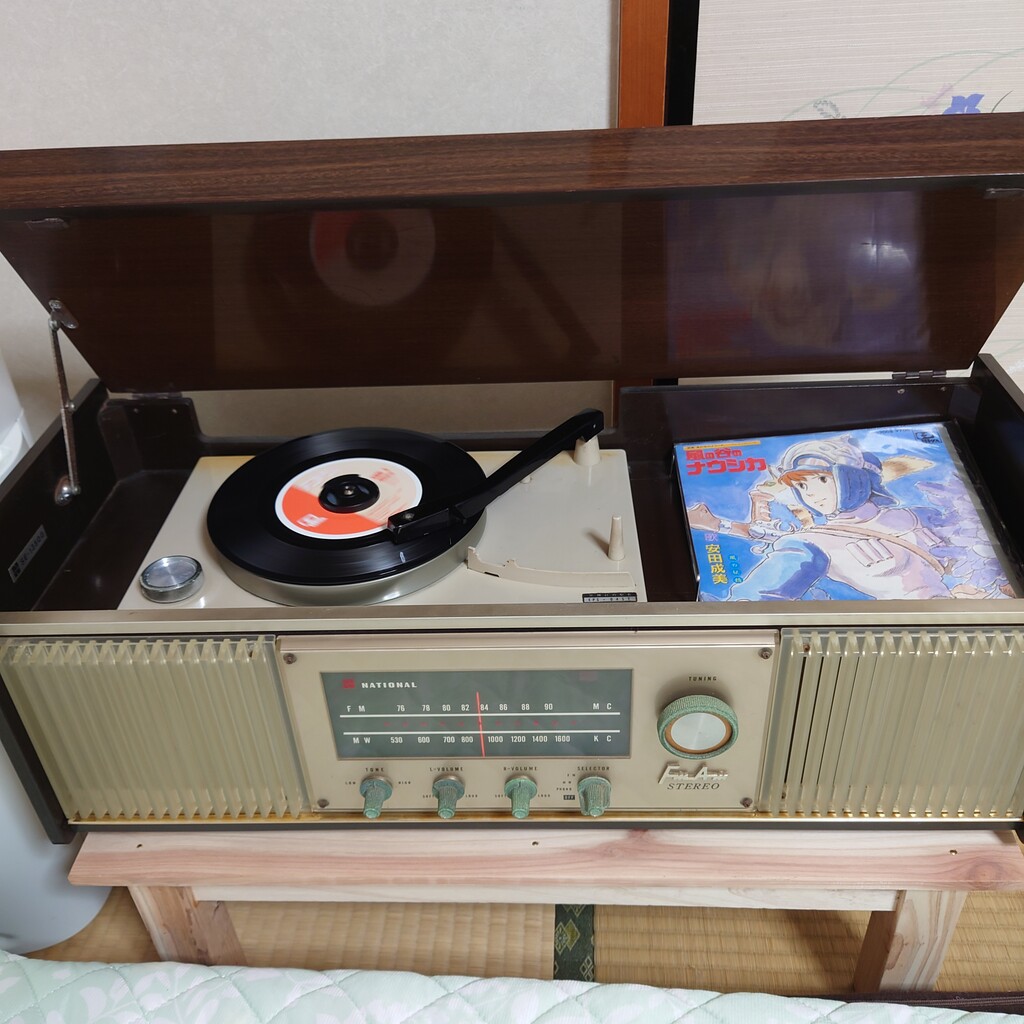 T□ナショナル SE-1350G わりきっ 真空管テーブルステレオ T□ナショナル SE-1350G わりきっ 真空管テーブルステレオ