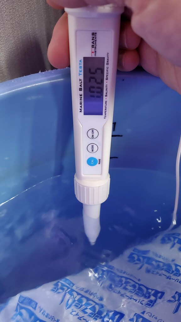 マリンソルトテスタの校正に関する問題 : リ楽ックスして海水魚