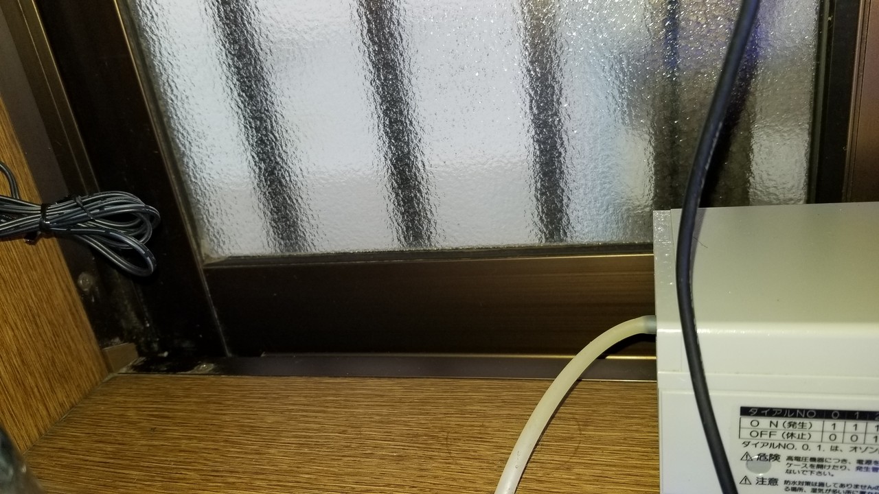 真夏の対策 窓用換気扇vfw x2設置 楽して海水魚16 真夏の対策 窓用換気扇vfw x2設置 楽して海水魚16