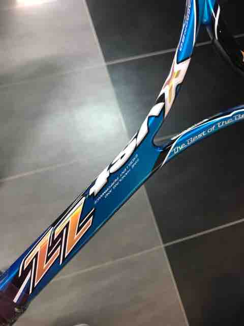 ジストzz ミズノMIZUNO ジスト zzアニバーサリーモデル登場！ : テニスショップ