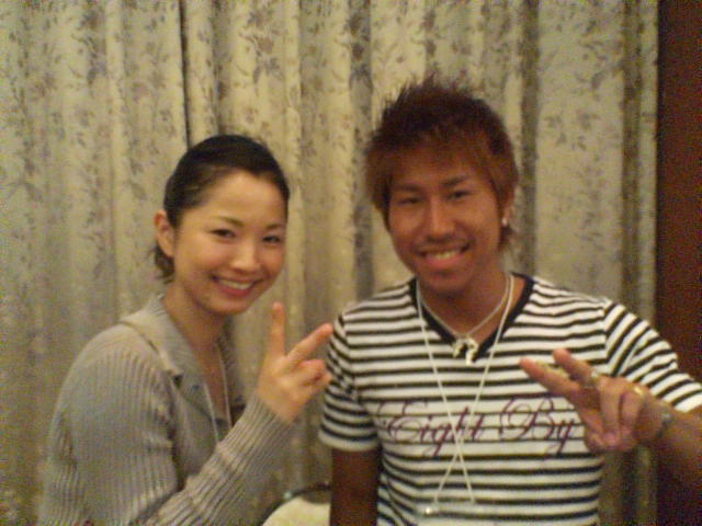 中西ゆうこりんとツーショットの川尻泰輔2007年9月