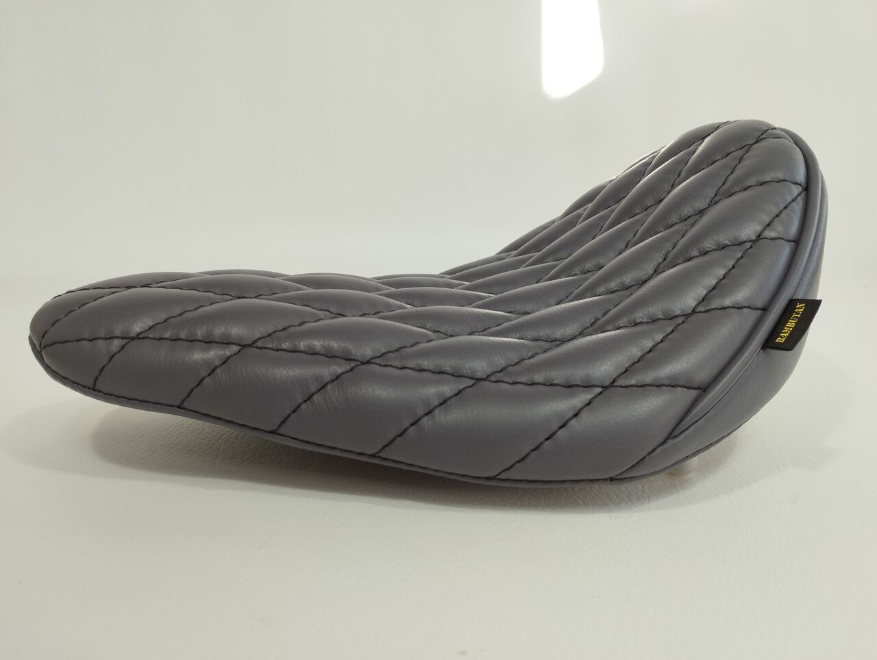 【激レア】ランブータン　ダイヤモンドキルティング ハイバックシート ☆新作・限定特注品☆本革（グレー）ダイヤ : ランブータンバイク