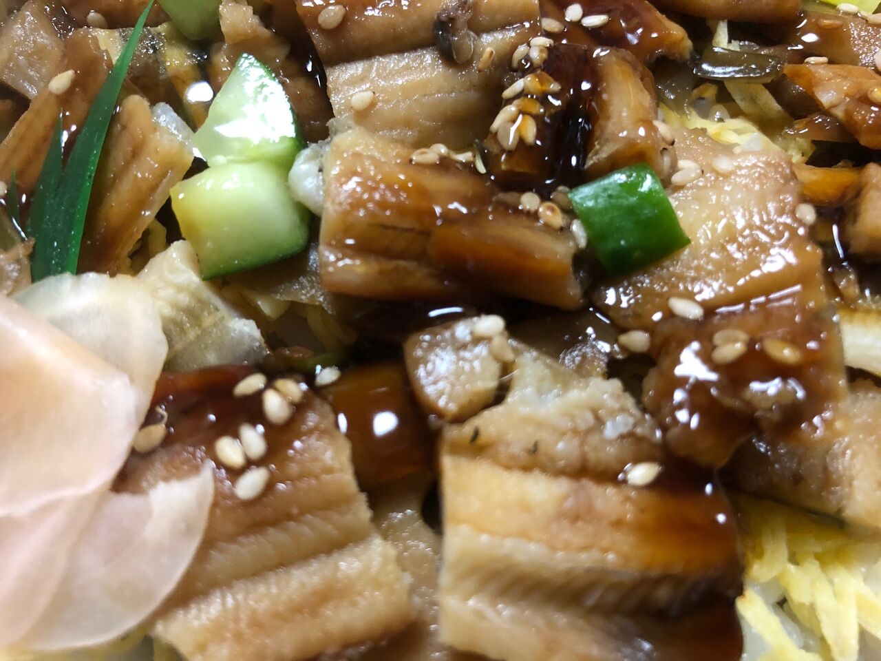 煮込み穴子ちらし寿司 量も丁度よくウマいわ ラーメンおっさんブログ 煮込み穴子ちらし寿司 量も丁度よくウマいわ ラーメンおっさんブログ