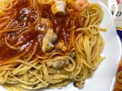 日清)海老いかあさりが入った海の幸のペスカトーレ3