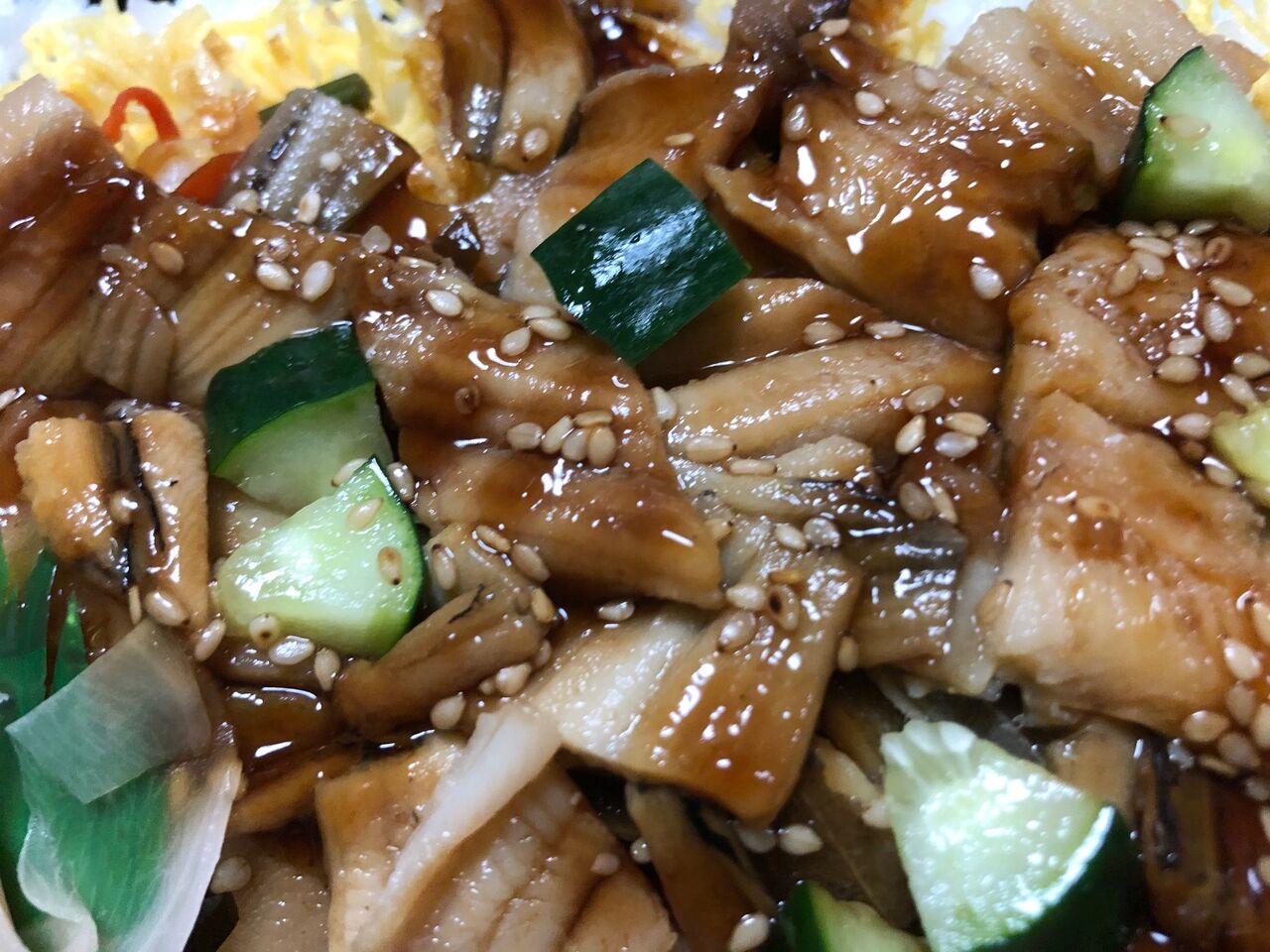 煮込み穴子ちらし寿司 こりゃ旨いわ ラーメンおっさんブログ 煮込み穴子ちらし寿司 こりゃ旨いわ ラーメンおっさんブログ