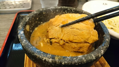 [画像:0377c104-s.jpg]