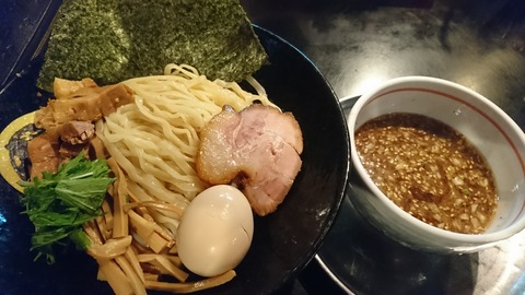 [画像:698fa340-s.jpg]