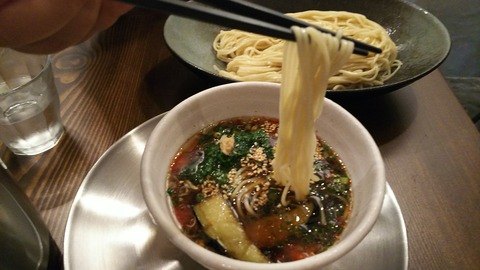 [画像:6c411827-s.jpg]