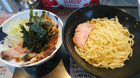 [画像:9d88c276-s.jpg]