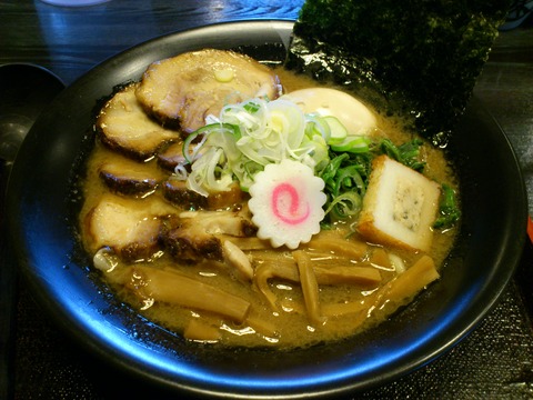 八幡屋--和風しょうゆ肉玉鰻麺