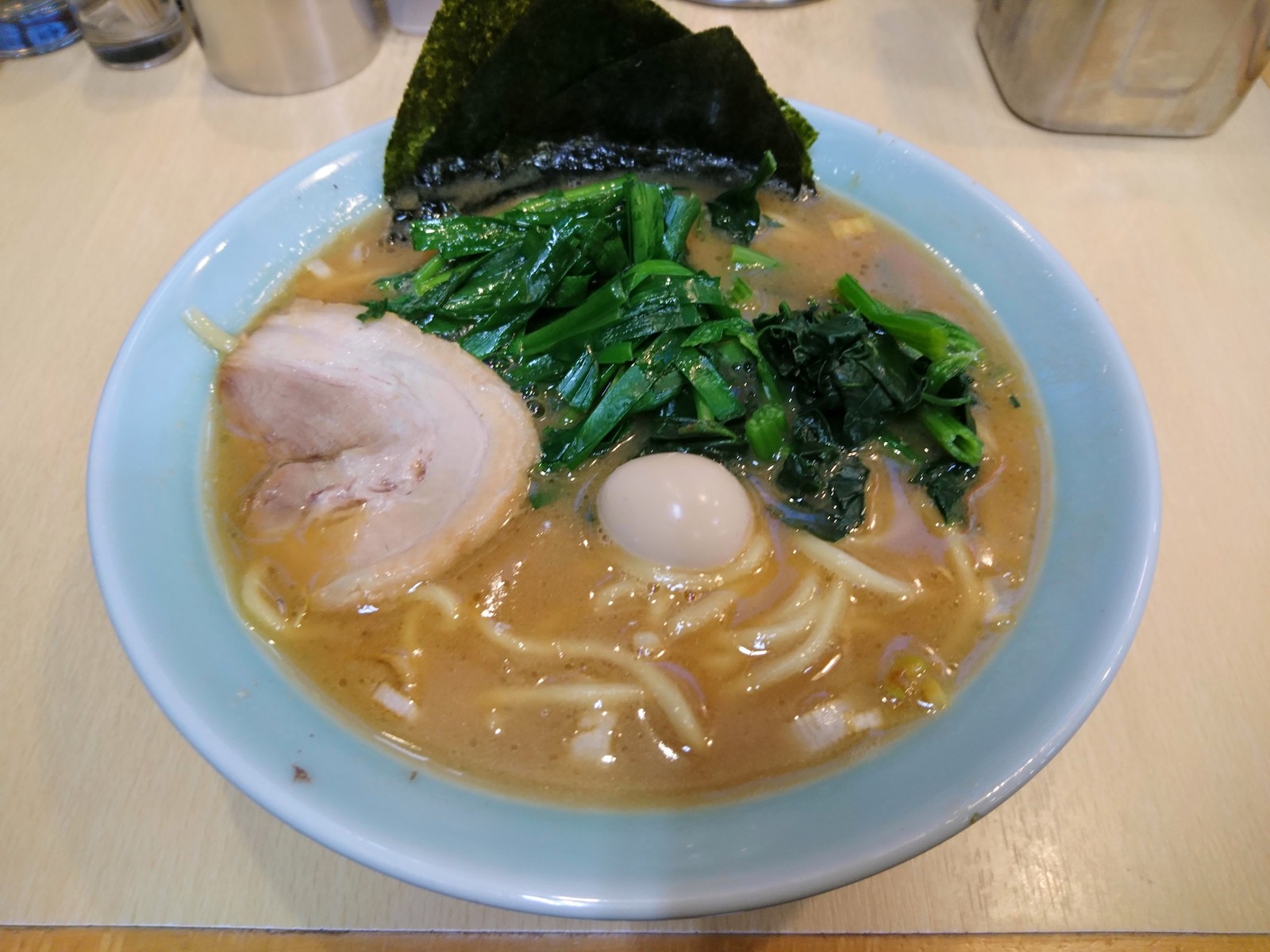 横浜家系らーめん 壱六家 大森店 ラーメン写真 横浜家系らーめん 壱六家 大森店 ラーメン写真