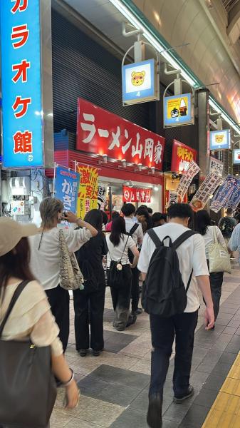 【悲報】山岡家混みすぎだろ