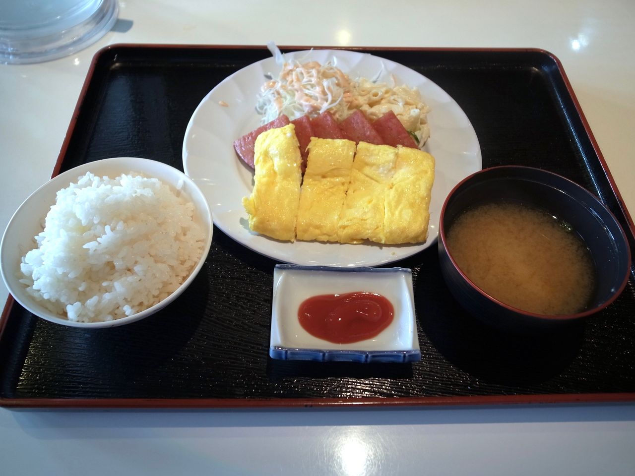 家庭料理 まきし食堂 那覇市 牧志 麺 飯 肉々 家庭料理 まきし食堂 那覇市 牧志 麺 飯 肉々