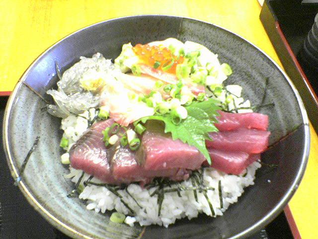 逗子 小坪 めしやっちゃん の 海鮮丼 と かきあげ丼 秋の始まりを魚とビールで満喫しよう 食べて読んで聴いて観て 語り合おう