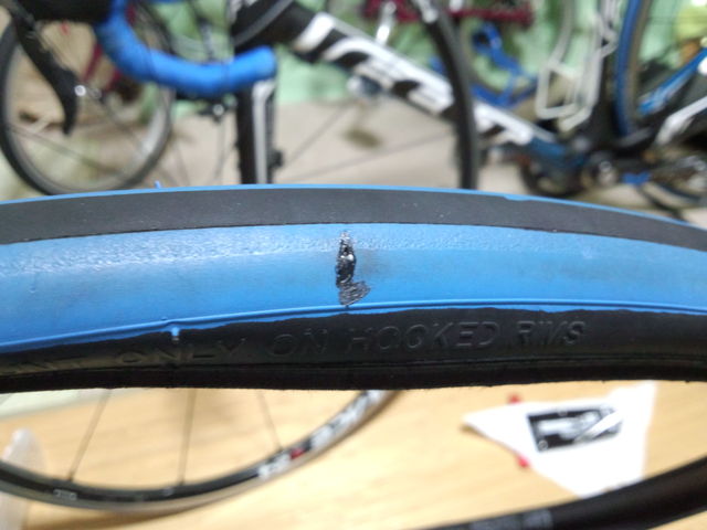 自転車タイヤの傷を補修してみた オヤジチャリダー日記