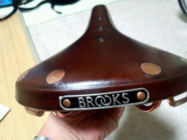 オヤジチャリダー日記 : BROOKSのサドルを買ってみた 革サドルデビューです