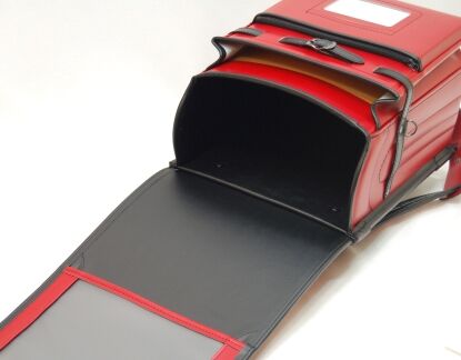 16ジェンダーレッド