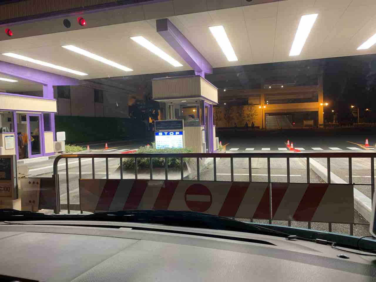 Tdl 23時ランド駐車場前から入場までリポート 俺の主観では可愛い彼女