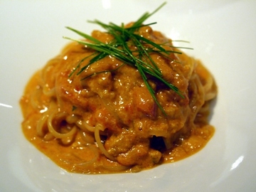 生うにのトマトクリームパスタ