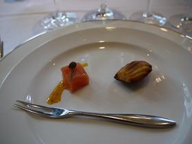 ���ߥ塼��