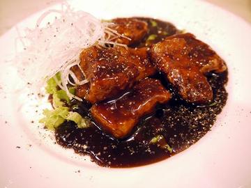 黒酢酢豚