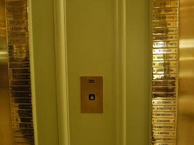 ����١�����