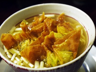 揚げワンタン麺