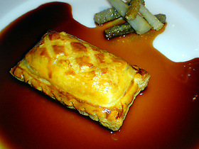 うなぎのパイ包み焼き 牛蒡のムニエル添え ポルト酒風味