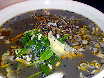 黒胡麻坦々麺