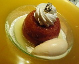 ラム風味のサバランとキルッシュのアイスクリーム