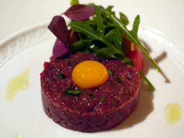 馬肉のタルタルステーキ