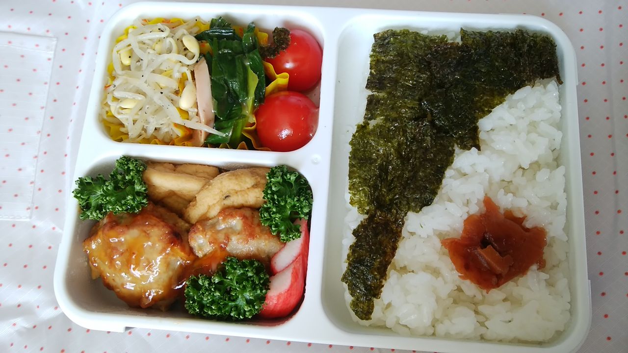 夜炭水化物抜き（豆腐チゲ鍋） 三色ご飯