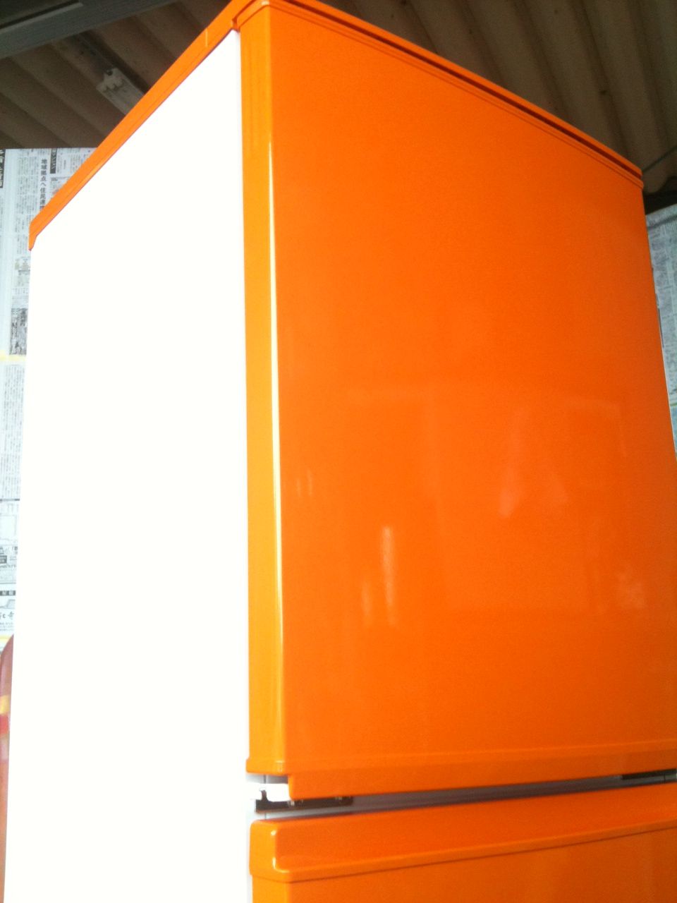 一人用の小型冷蔵庫だから オレンジで おしゃれ なカラー冷蔵庫 ラシックカラーズ