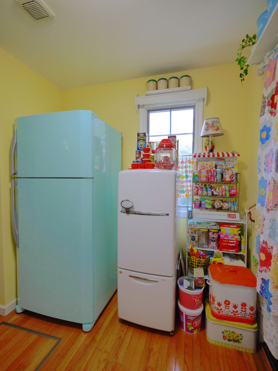 カラフル 冷蔵庫 おしゃれ なカラー冷蔵庫 ラシックカラーズ