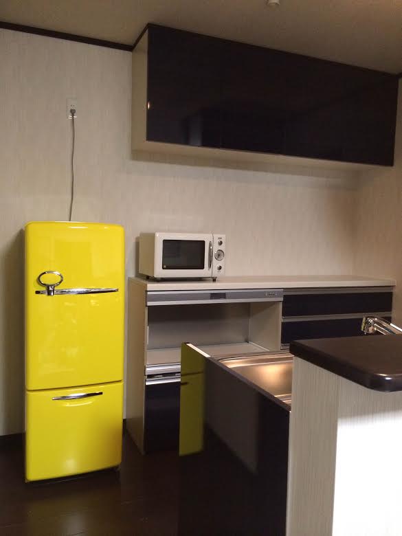 鮮やかな黄色のナショナルwill ウィル の冷蔵庫 おしゃれ なカラー冷蔵庫 ラシックカラーズ