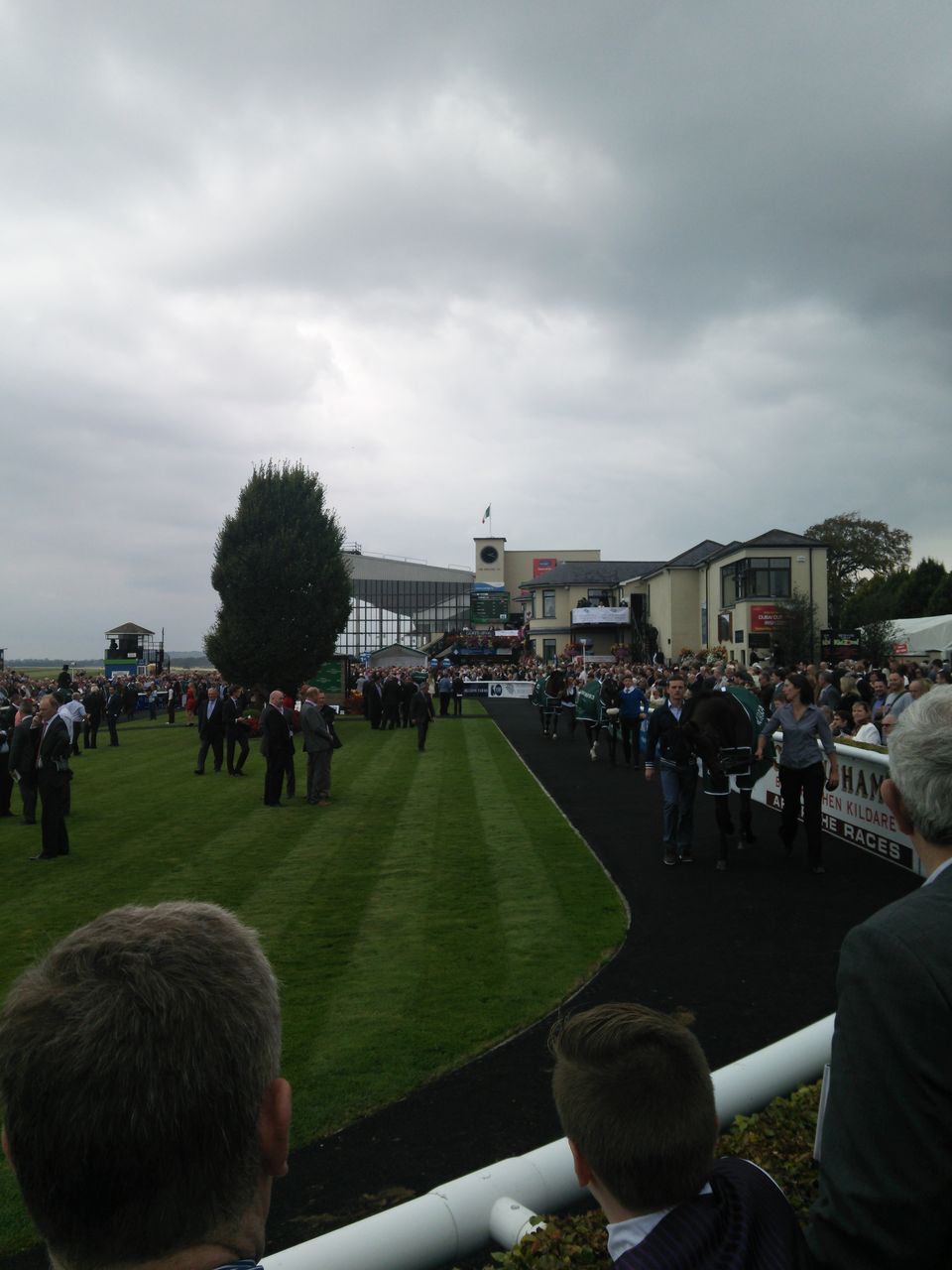 カラ競馬場 Curragh Racecourse アイルランド 競馬場アクセスガイド